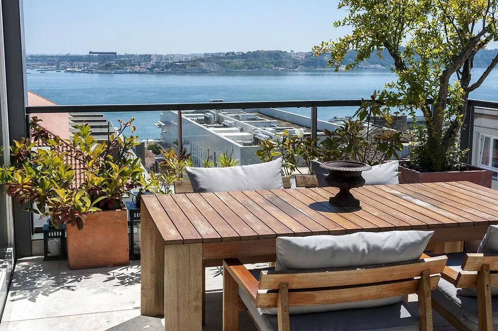 Lisbon Chiado Penthouse Apartment